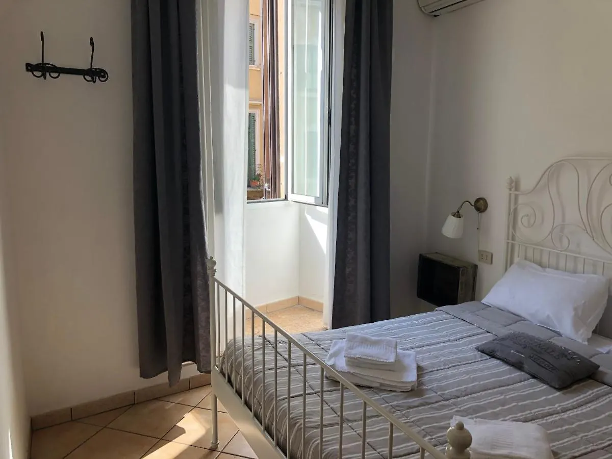 Ai Leoni Hotel Verona 2*,