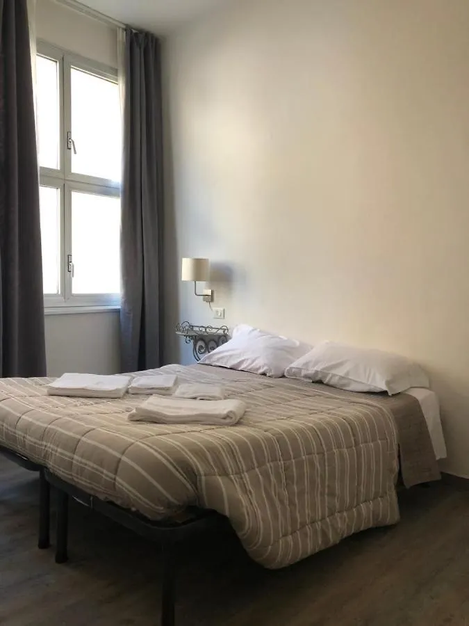 Ai Leoni Hotel Verona 2*,